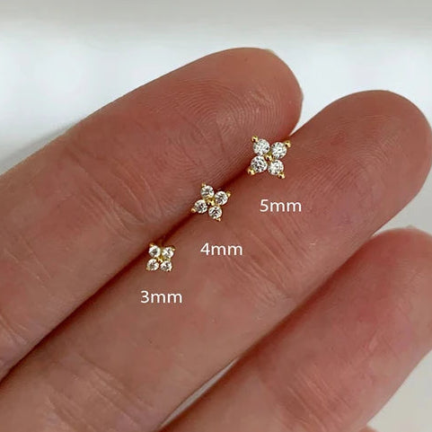 Boucles d’Oreilles Fleur Style Coréen – Zircone Cubique Blanche, Couleur Or