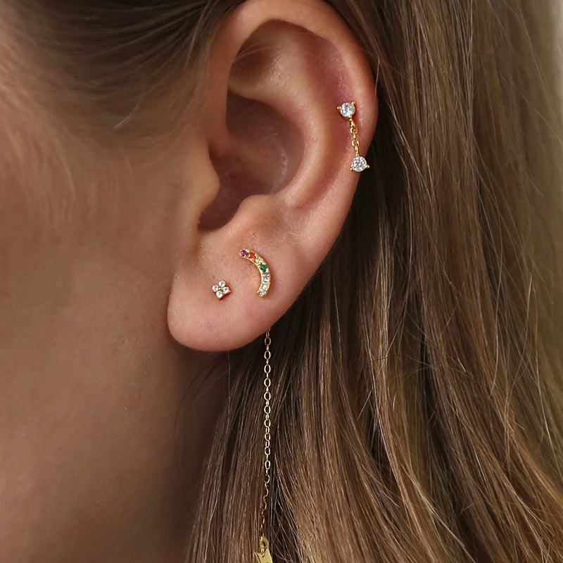 Boucles d’Oreilles Fleur Style Coréen – Zircone Cubique Blanche, Couleur Or