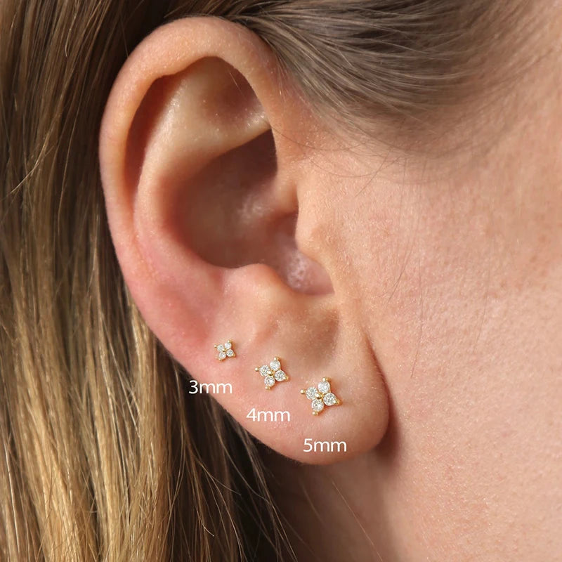 Boucles d’Oreilles Fleur Style Coréen – Zircone Cubique Blanche, Couleur Or