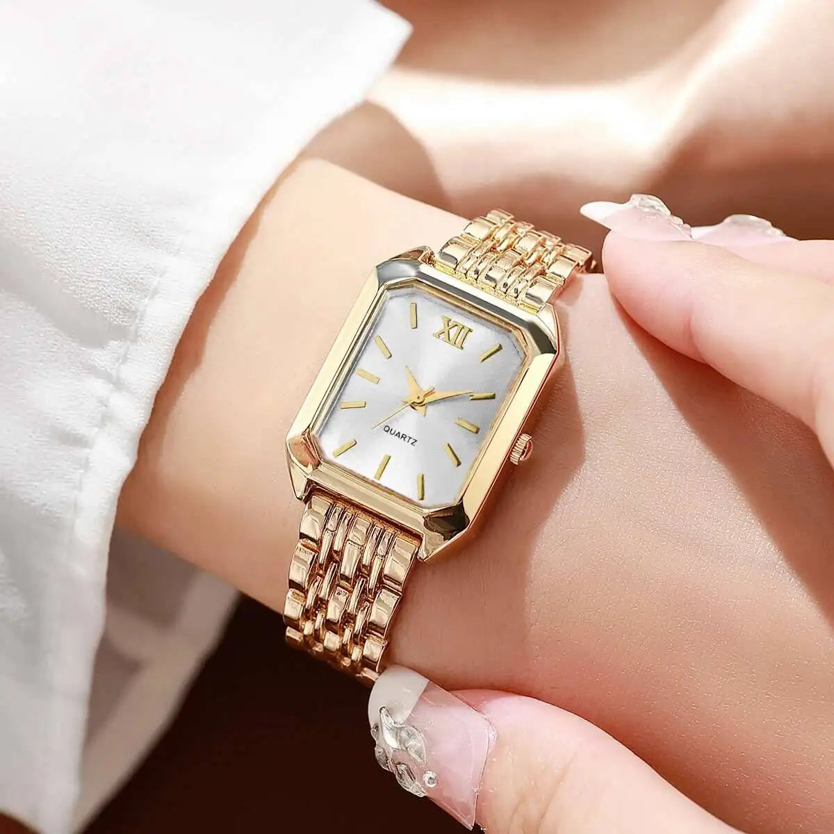 Montre à Quartz Rectangulaire pour Femmes – Bracelet Analogique de Luxe