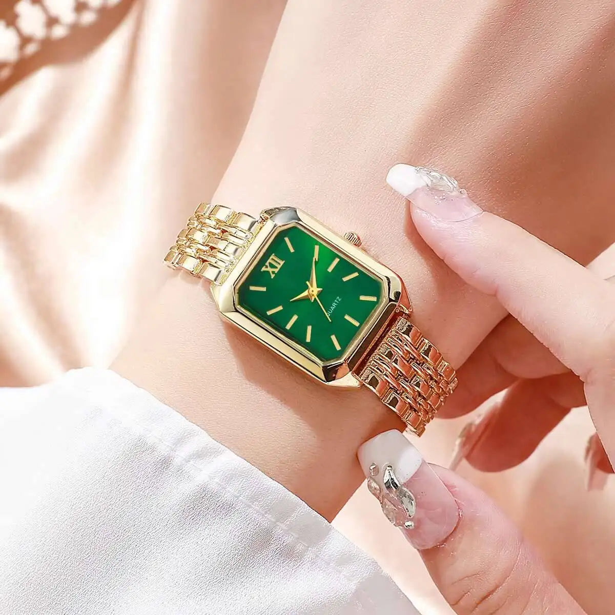 Montre à Quartz Rectangulaire pour Femmes – Bracelet Analogique de Luxe