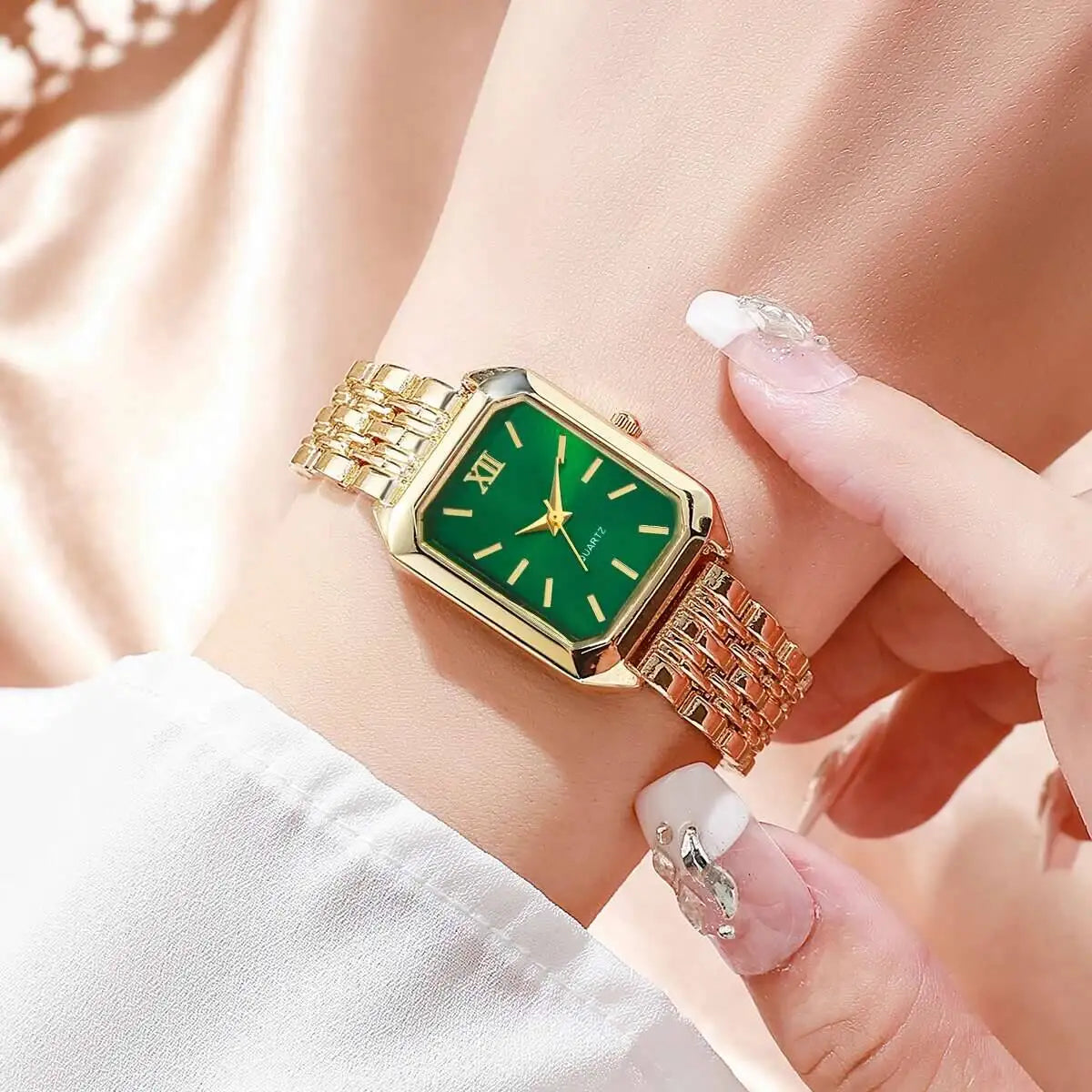 Montre à Quartz Rectangulaire pour Femmes – Bracelet Analogique de Luxe