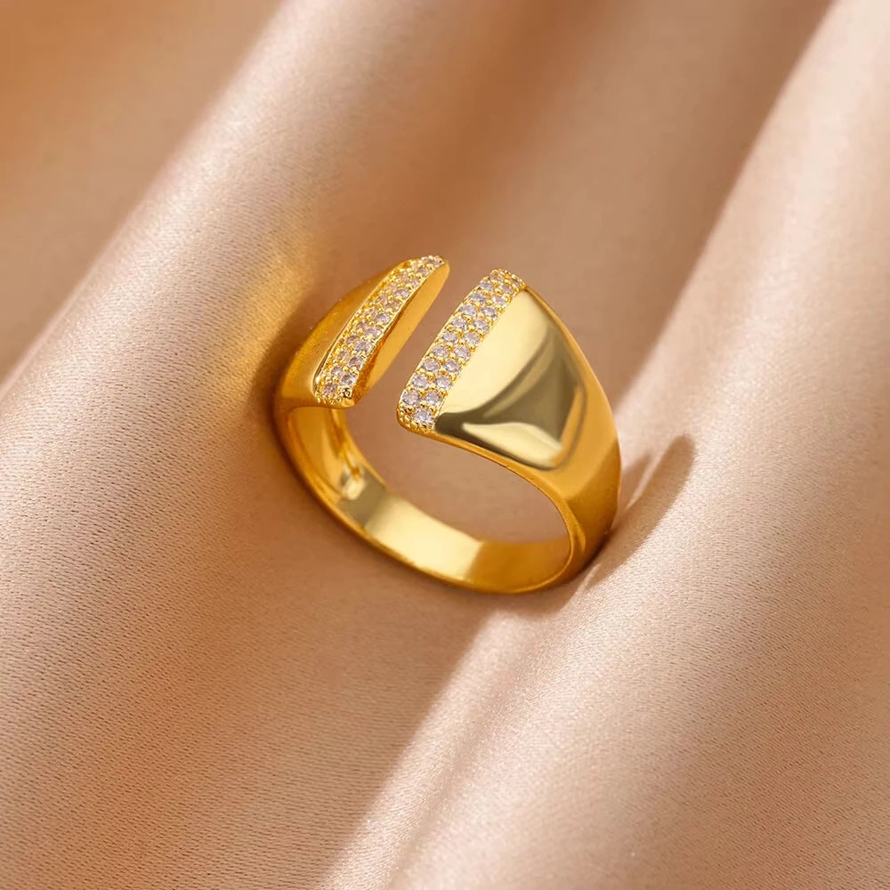Bague Géométrique en Acier Inoxydable Couleur Or 18K – Zircon & Œil Protecteur