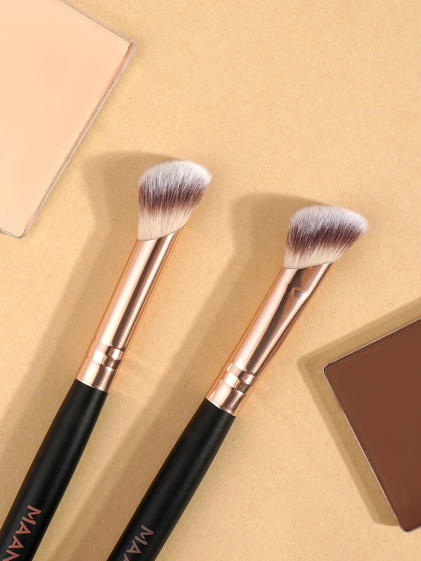 Ensemble de Pinceaux de Maquillage de Base – 4 Pièces avec Boîte
