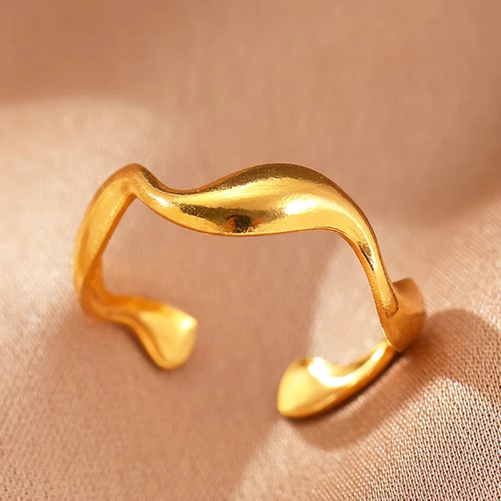 Bague Géométrique en Acier Inoxydable Couleur Or 18K – Zircon & Œil Protecteur